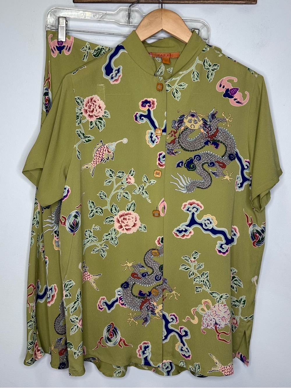 Harari Womenβs 100% Silk Dragon Asian Theme 2 Pc Blouse (M) Skirt (L) Set